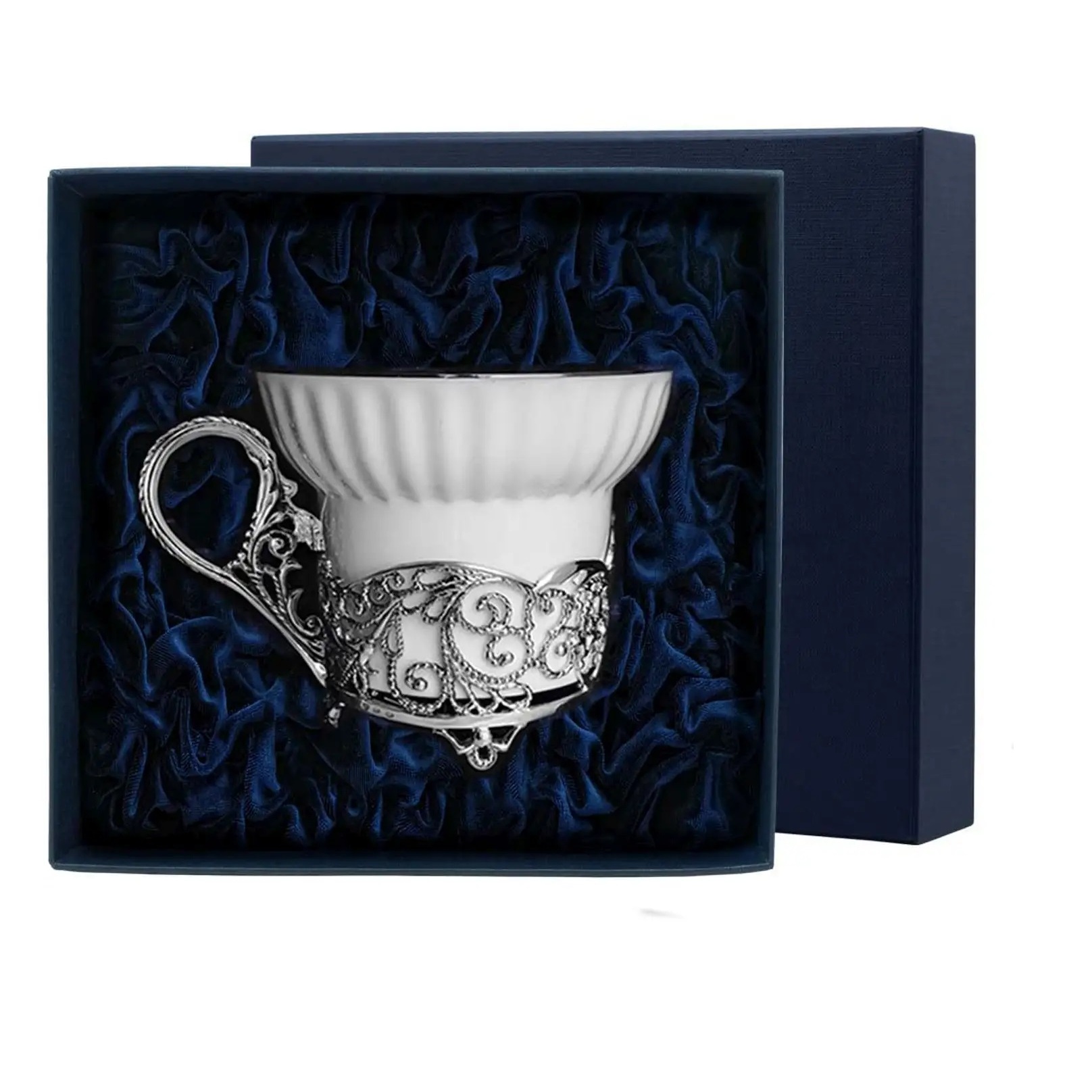 Серебряная чайная чашка Кружевные узоры футляр